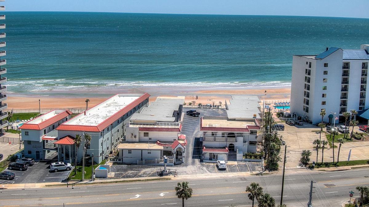 La Bella Oceanfront Inn - Daytona - image 2