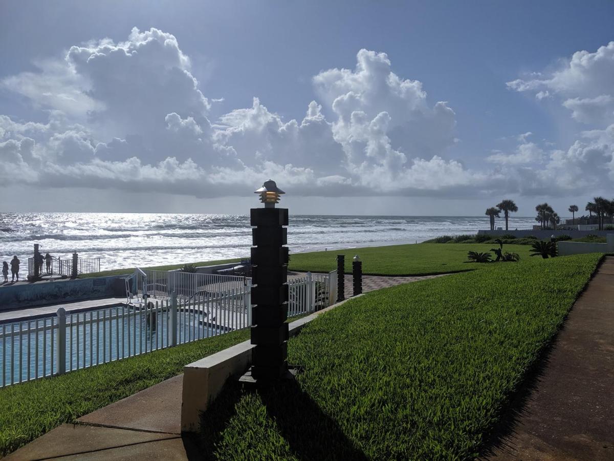Shoreline Suites & Cabana Cottages – Beachfront - main image