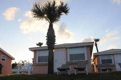 Shoreline Suites & Cabana Cottages – Beachfront - image 11