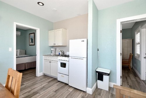 Shoreline Suites & Cabana Cottages – Beachfront - image 31