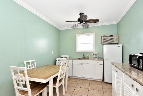 Shoreline Suites & Cabana Cottages – Beachfront - image 50