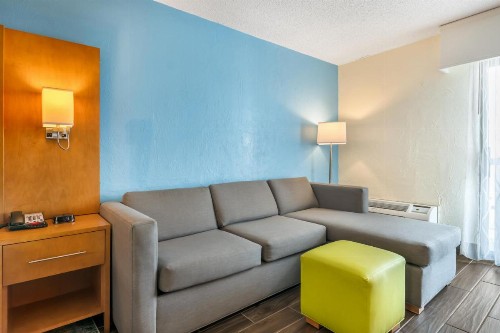 Tropical Winds Resort Hotel - image 12