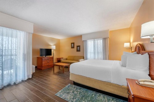 Tropical Winds Resort Hotel - image 17