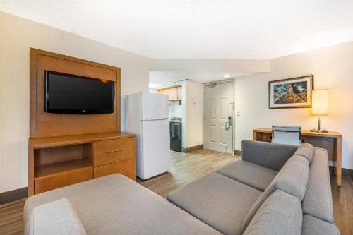 Tropical Winds Resort Hotel - image 19