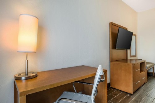 Tropical Winds Resort Hotel - image 29