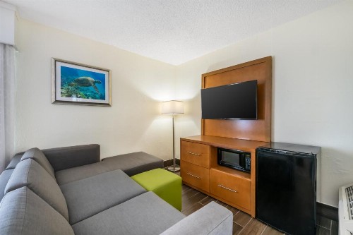 Tropical Winds Resort Hotel - image 43