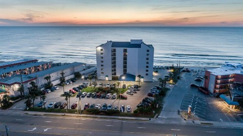 Tropical Winds Resort Hotel - image 5