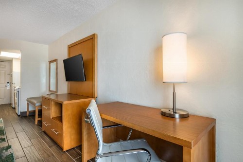 Tropical Winds Resort Hotel - image 8