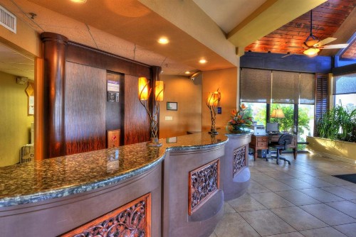 Best Western Aku Tiki Inn - image 7