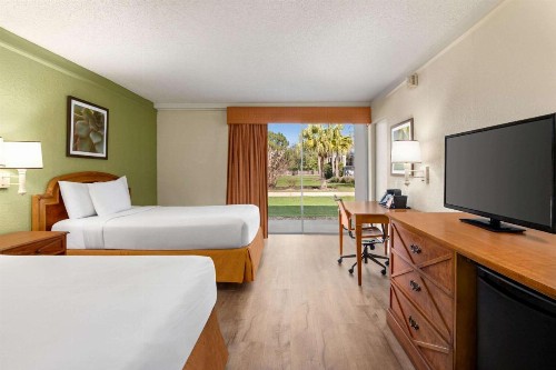 La Quinta Inn by Wyndham Daytona Beach/Intl Speedway - image 21