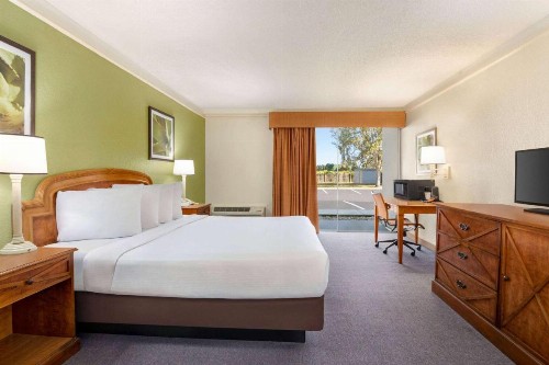 La Quinta Inn by Wyndham Daytona Beach/Intl Speedway - image 27