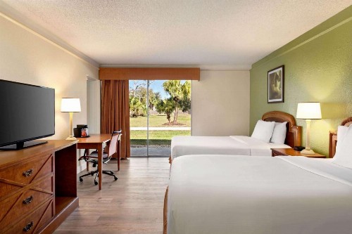 La Quinta Inn by Wyndham Daytona Beach/Intl Speedway - image 3