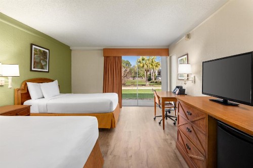 La Quinta Inn by Wyndham Daytona Beach/Intl Speedway - image 30