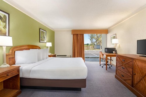 La Quinta Inn by Wyndham Daytona Beach/Intl Speedway - image 50