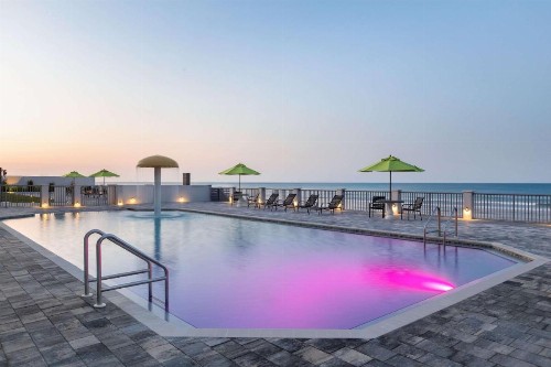 La Quinta by Wyndham Oceanfront Daytona Beach - image 12