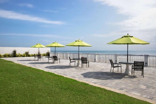 La Quinta by Wyndham Oceanfront Daytona Beach - image 15