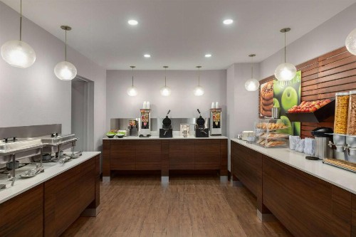 La Quinta by Wyndham Oceanfront Daytona Beach - image 6