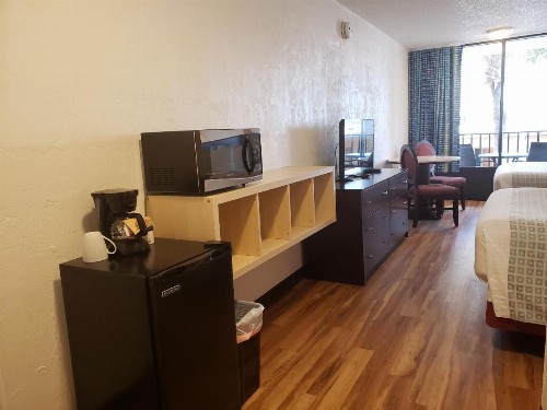 Flamingo Inn Beachfront - Daytona Beach - image 17