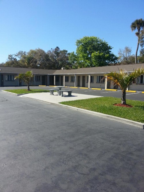 Budget Inn of Daytona Beach - image 2