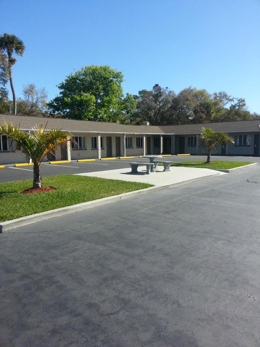 Budget Inn of Daytona Beach - image 6