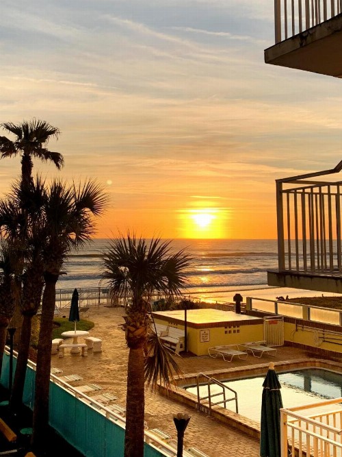 Sea Shells Beach Club - image 1