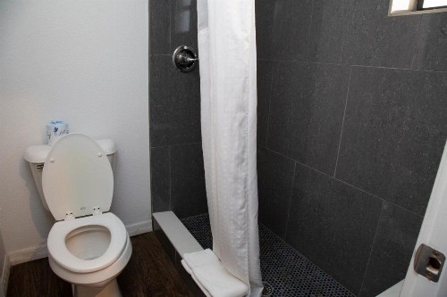 Daytona Dream Inn - image 11