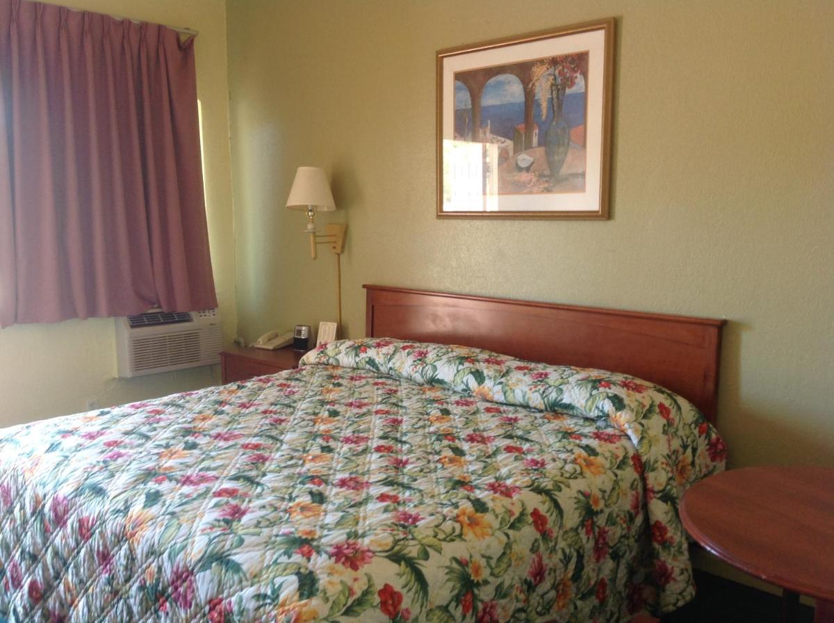 Sunshine Inn of Daytona Beach - image 2