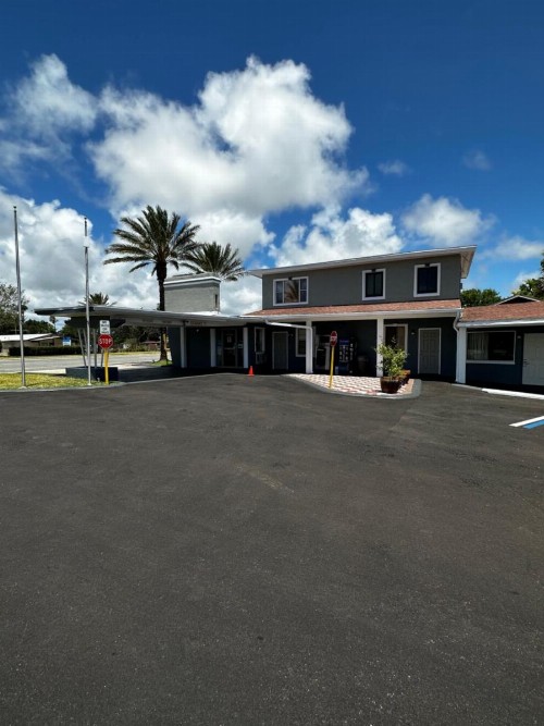 Red Carpet Inn Daytona Beach - image 2