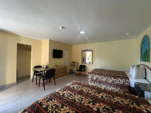 Super Inn Daytona Beach - image 24
