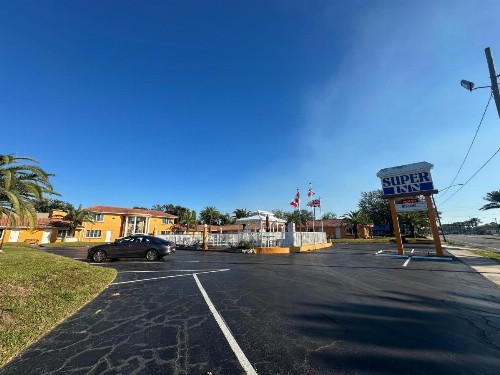 Super Inn Daytona Beach - image 7