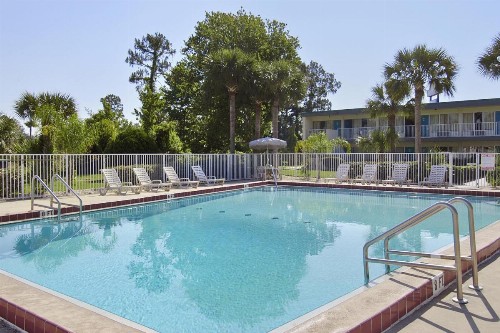 Days Inn by Wyndham Daytona Beach Speedway - image 17