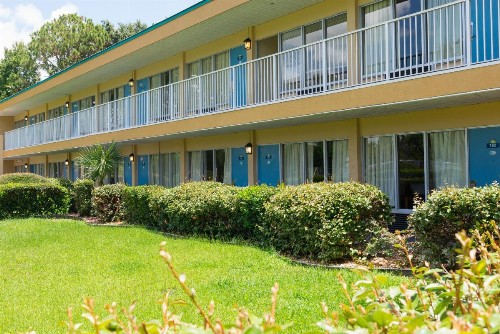 Days Inn by Wyndham Daytona Beach Speedway - image 19
