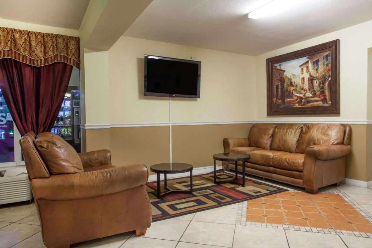 Days Inn by Wyndham Daytona Beach Speedway - image 3