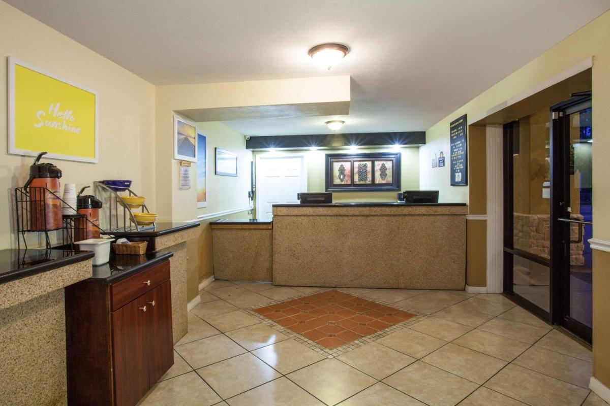 Days Inn by Wyndham Daytona Beach Speedway - image 4