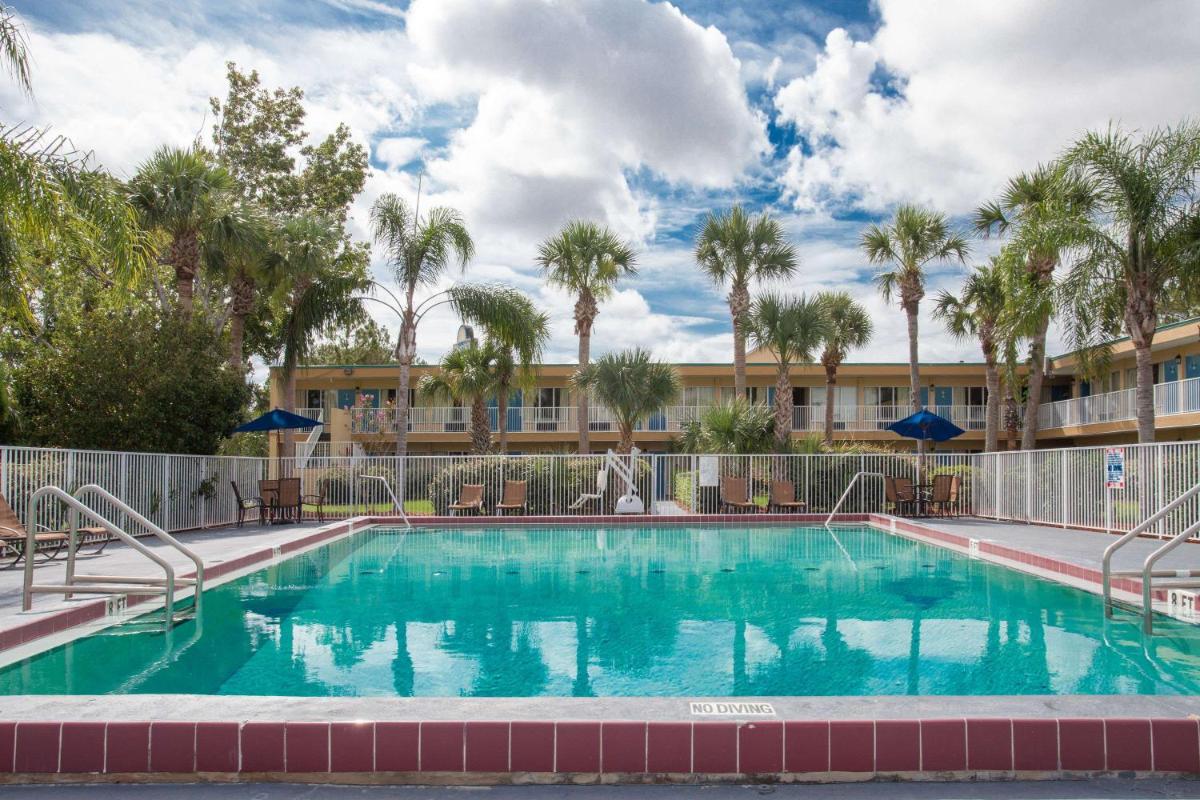 Days Inn by Wyndham Daytona Beach Speedway - image 5