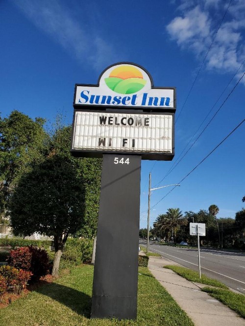 Sunset Inn Daytona Beach - image 1