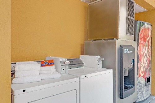Sunset Inn Daytona Beach - image 5