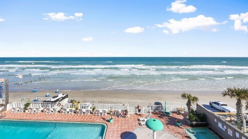 Boardwalk Inn and Suites - image 15