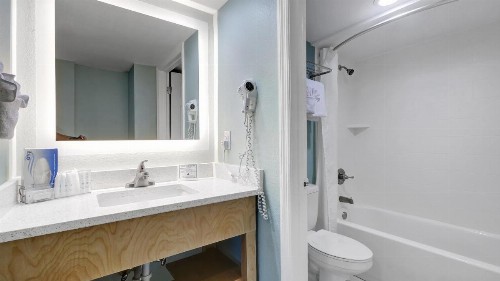 Boardwalk Inn and Suites - image 24