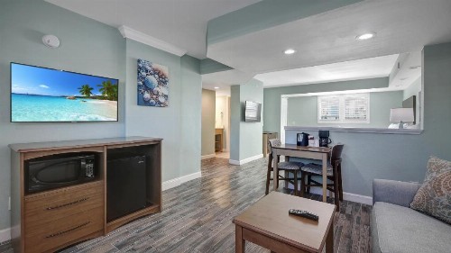 Boardwalk Inn and Suites - image 25