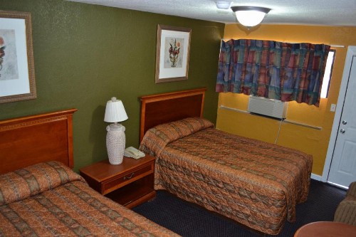 Atlantic Economy Inn - image 10