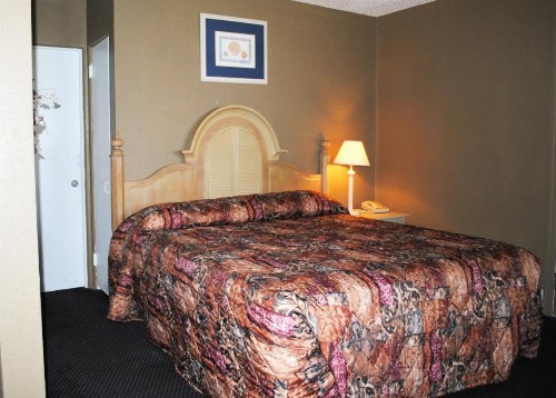 Atlantic Economy Inn - image 18