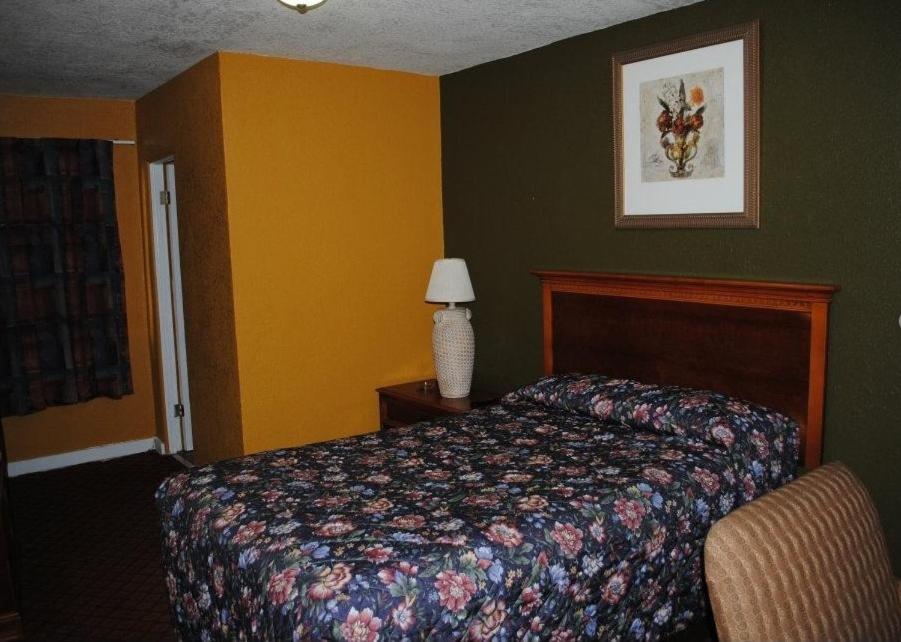 Atlantic Economy Inn - image 4