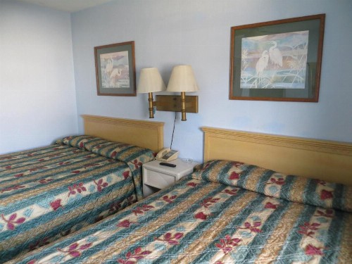 Skyway Motel - image 11