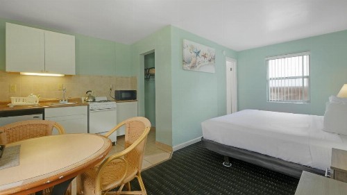 Ocean Court - image 10