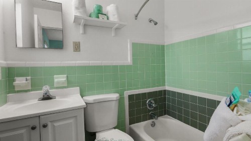 Ocean Court - image 36
