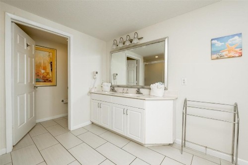 Unit 2430 - image 13