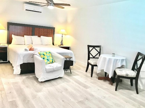 Micks Beach Hideaway - image 16