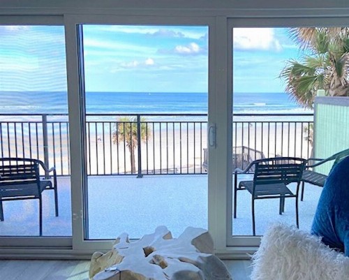Micks Beach Hideaway - image 19