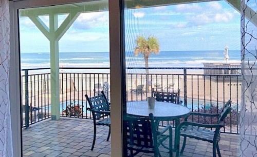 Micks Beach Hideaway - image 23